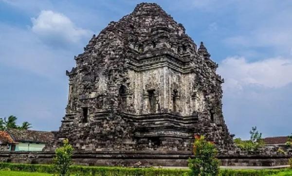 dnasti isyana Salah satu peninggalan Dinasti Isyana (Foto: iphedia).