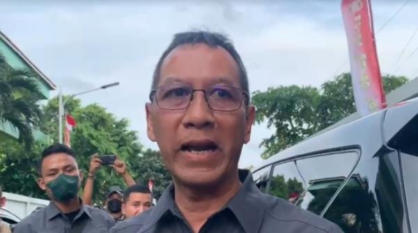 Pj Gubernur Heru Minta Warga Tetap Pakai Masker di Bus hingga Ruang Sempit