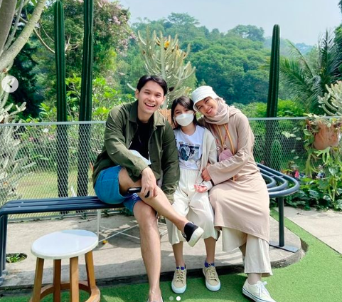 Screen Shot 2022 11 01 At 19 35 38 rtis yang Pernikahannya Melalui Taaruf. (Foto: Instagram)