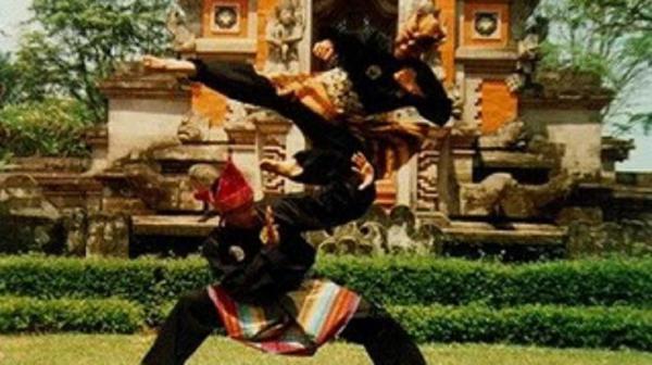 Aliran pencak silat dari Bali salah satunya Seruling Dewata. (Foto: imramablog.wordpress.com)