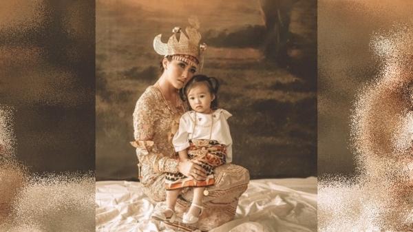 Artis cantik pakai baju adat Lampung, Sarwendah  (Instagram/ruben_onsu)