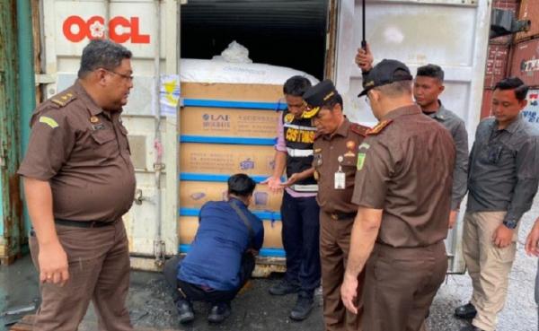 300 Ton CPO Ilegal Diamankan di Pontianak, Hendak Diekspor ke China   