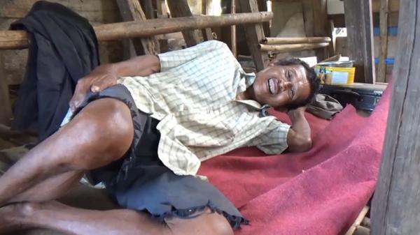 Kakek tinggal di Kandang kambing Kakek Suwito, pria sebatang kara di Bandarlampung yang tinggal di kandang kambing (Andres Afandi/MNC Portal)