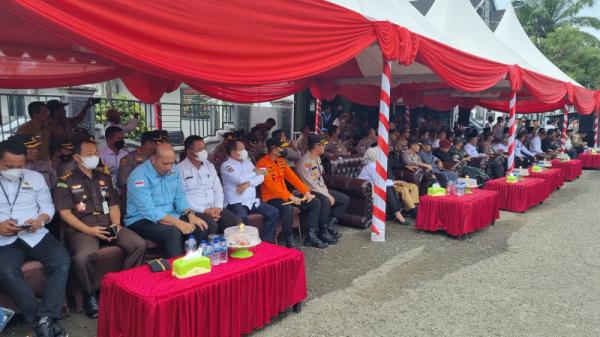 Bupati Pasangkayu Yaumil Ambo Djiwa saat menghadiri Simulasi Sispamkota yang digelar di anjungan Maleo Mamuju pada Rabu (2/11/2022). (Foto: Pemkab Pasangkayu)