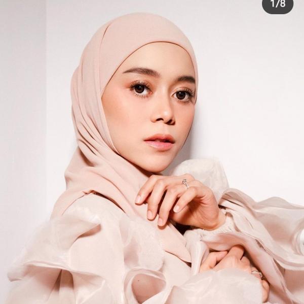 Artis Wanita Paling Laris. (Foto: instagram)