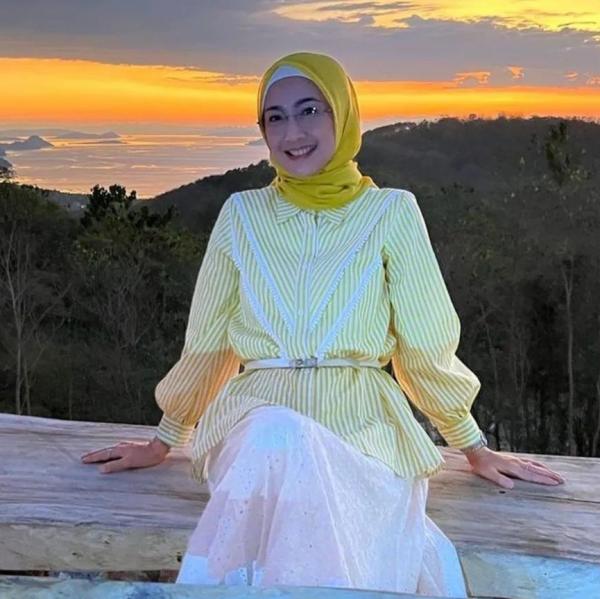 Screenshot 20221103 090212 Instagram Artis Cantik Era 1990-an Terjun di Politik. (Foto: instagram)