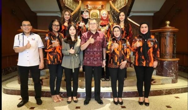 Hary Tanoe Berdiskusi dengan Srikandi Pemuda Pancasila
