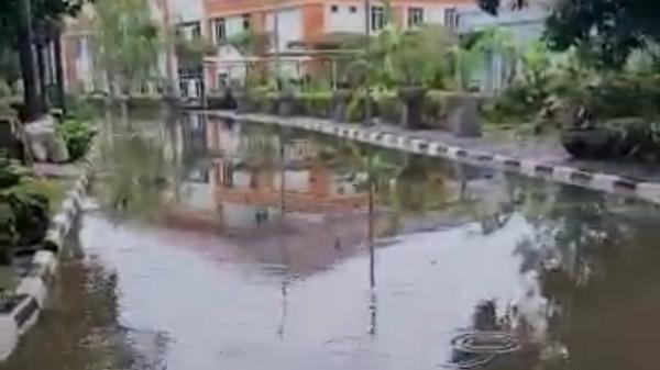 Genangan di Kompleks DPR Kalibata Surut, Jalan Sempat Terendam Setinggi Lutut
