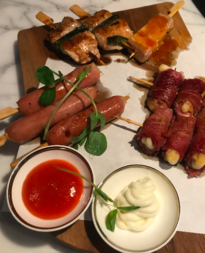 Sajian makanan yang unik di Kita Bar. (Foto: wiwie Heriyani)