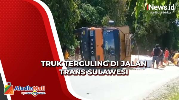 Truk Terguling, Puluhan Ton Jagung Berserakan di Jalan Trans Sulawesi