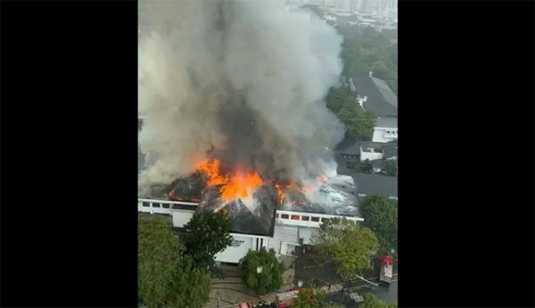 Balai Kota Bandung Terbakar hingga China Peringatkan Swiss 