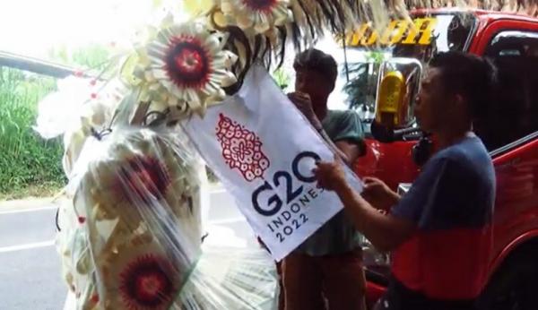 Penjor G20 Penjor G20. (Foto: Ketut Catur Kusumaningrat)
