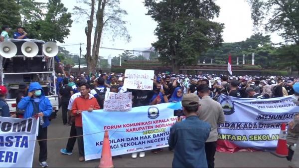 Gegara BPMU Turun, Ratusan Kepala Sekolah Swasta Geruduk Gedung Sate Bandung