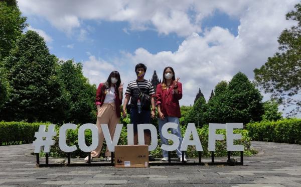 Mahasiswa Fakultas Teknologi Informasi Universitas Tarumanagara (Untar) Carlene Lim dan Aurellia Clearesta Sumarlie. (Foto: dok Untar)