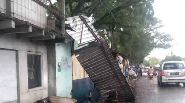 Angin Puting Beliung Terjang Samarang Dan Tarogong Kaler Garut, Belasan ...