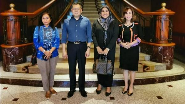 Ketua Umum Partai Perindo Hary Tanoesoedibjo bersama Erma Suryani Ranik, Rooslynda Marpaung dan Vivi Sumantri Jayabaya (foto: Instagram Hary Tanoesoedibjo)