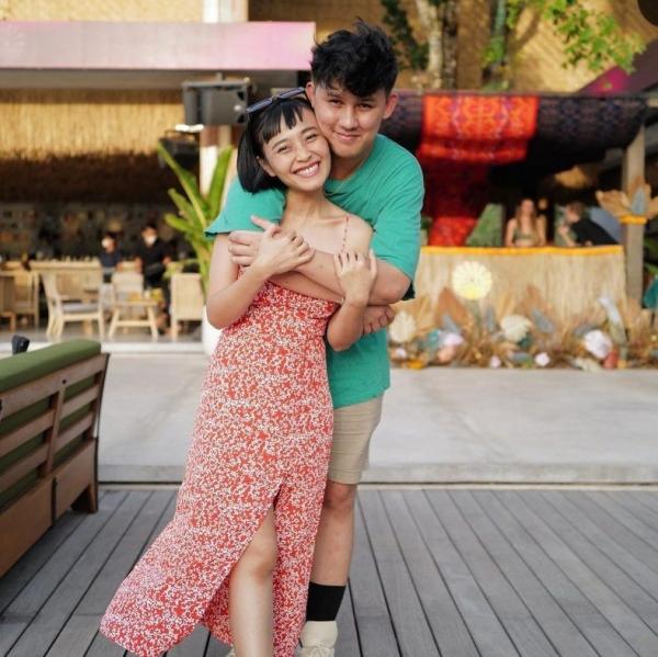 Penyanyi Menikah dengan Teman Duet. (Foto: instagram)