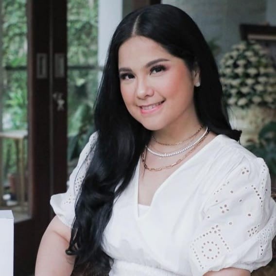 Artis Lulusan Universitas Indonesia