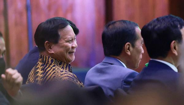 Momen Jokowi-Prabowo Duduk Berdampingan Nonton John Legend