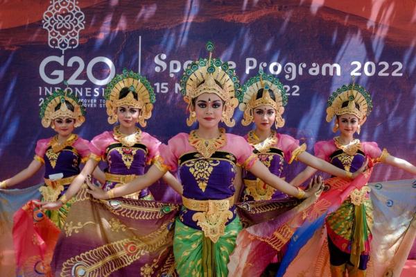 Wamenparekraf Angela Tanoesoedibjo: Tarian Tradisional di Spouse Program G20 Representasikan Keberagaman Indonesia