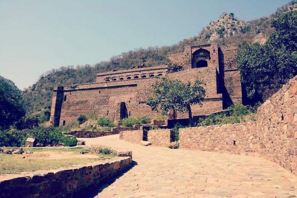 Tempat Paling Angker di Dunia, Bhangarh Fort (Foto: Instagram/Bhangarh Fort) Tempat Paling Angker di Dunia, Bhangarh Fort (Foto: Instagram/Bhangarh Fort)