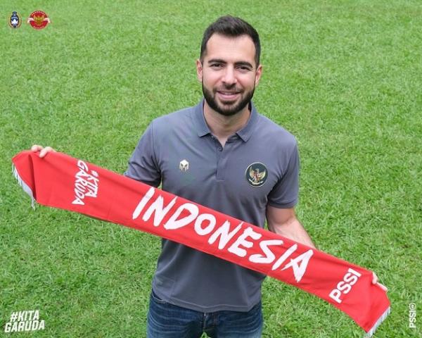 Jordi Amat akhirnya resmi menjadi WNI pada Kamis (17/11/2022). Dia mengaku tak sabar membela Timnas Indonesia di pentas internasional. (Foto: Instagram/@pssi)