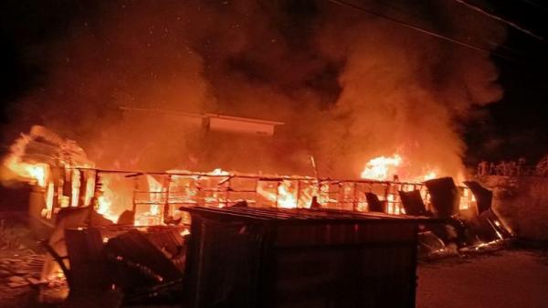 Gegara Bakar Sampah, 4 Kontrakan dan 2 Motor di Tangerang Ludes Terbakar