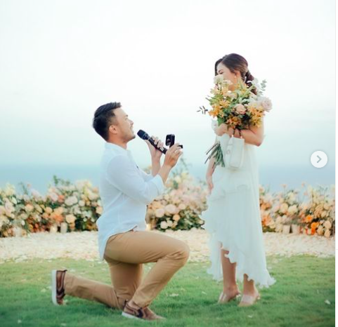 Artis cantik kecantol pria batak kaya. (Foto: instagram)