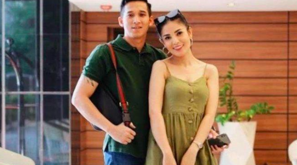 Pasangan Artis Keliatan Harmonis Mendadak Cerai