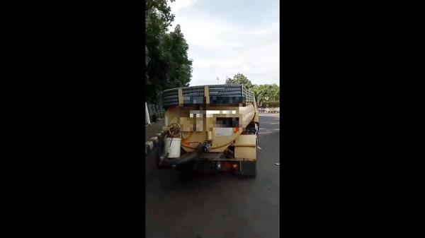 Viral Truk Sedot Tinja Kabur saat Kepergok Buang Limbah Sembarangan di Cawang, Warga: Baunya ke Mana-Mana
