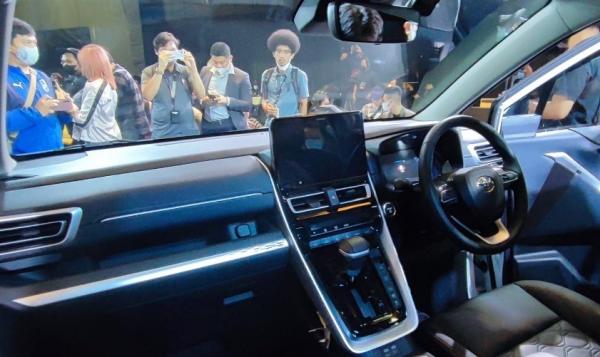 Kijang Innova Zenix 3