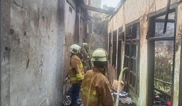 4 Rumah di Pasar Rebo Hangus Terbakar akibat Kompor Pedagang Ketoprak Jatuh