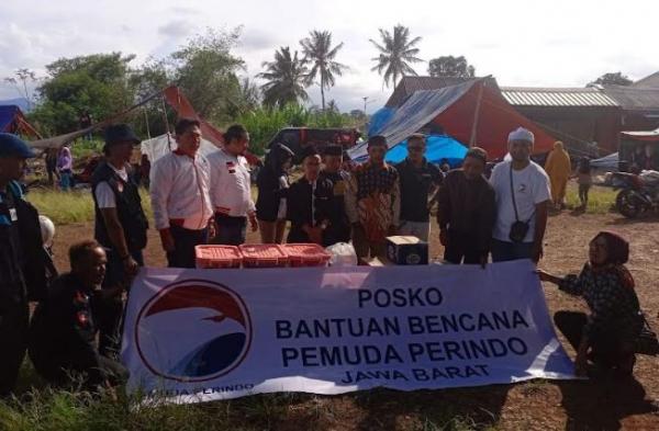 Tim emergency DPW Perindo Jabar mendirikan posko di lokasi gempa Cianjur, Selasa (22/11/2022). (Foto: MPI/Inin Nastain)