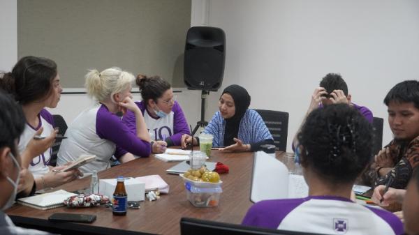 Mahasiswa the University of Queensland dalam pelaksanaan program PEATLI. (Foto: dok BRGM)