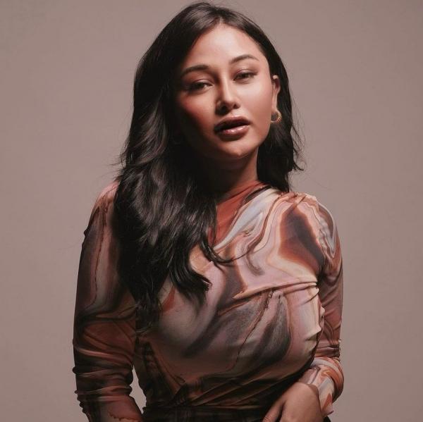 Artis Ditinggal Pasangan di Usia Muda