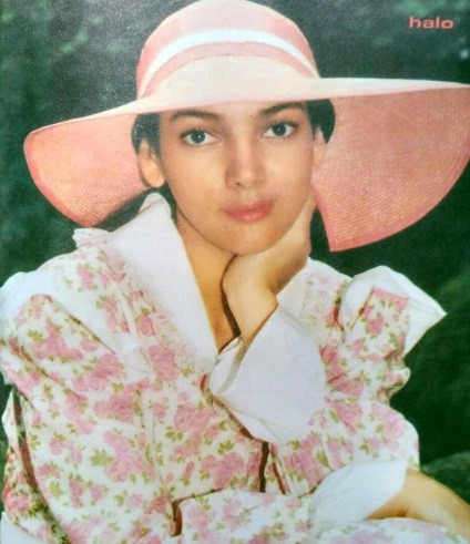 Artis Lawas Cantik Lawan Main Rhoma Irama