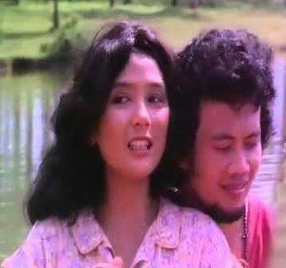 Artis Lawas Cantik Lawan Main Rhoma Irama