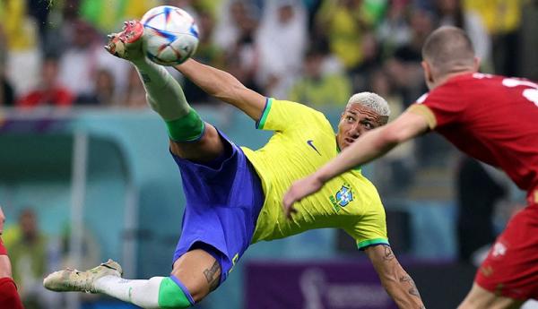Susunan pemain Timnas Brasil vs Swiss di lanjutan Piala Dunia 2022 sudah keluar. Tim Samba memasang trio Vinicius Jr, Rapinha dan Richarlison di lini serang. (foto: REUTERS).