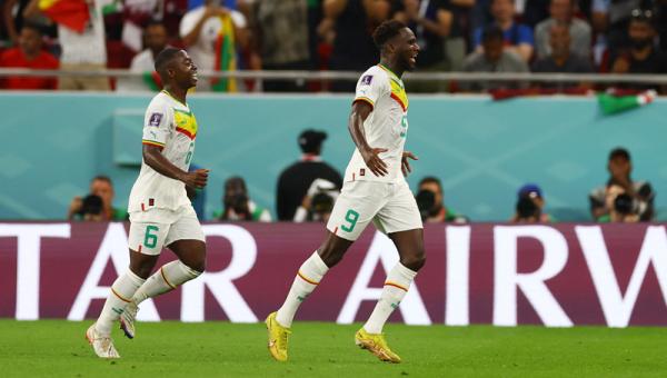 Senegal Vs Qatar Timnas Senegal unggul 1-0 atas Qatar pada babak pertama matchday kedua Grup A Piala Dunia 2022 di Stadion Al Thumama, Jumat (25/11/2022) malam WIB. (Foto: REUTERS/Kai Pfaffenbach)