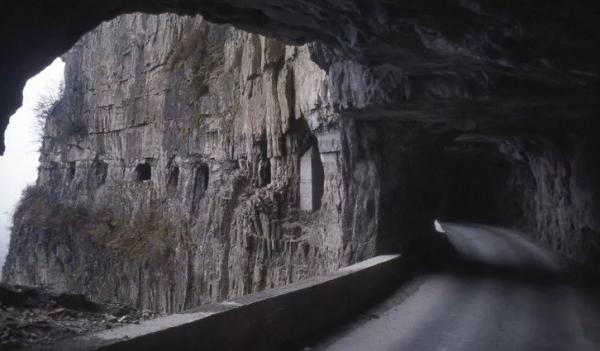 Guoliong Tunnel China
