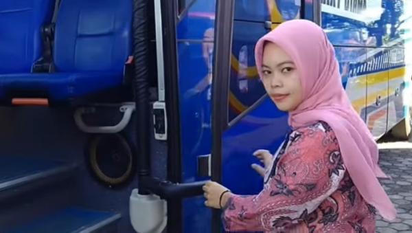 Pramugari Galaxy Utama