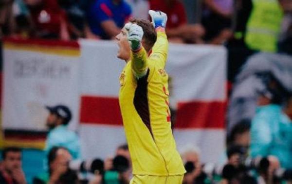 Kiper Jerman, Manuel Neuer Kiper Jerman, Manuel Neuer. (Foto: Instagram/@manuelneuer)