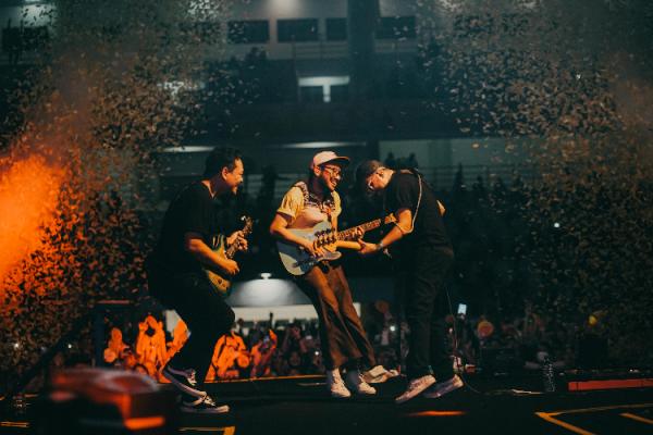 Penampilan Kunto Aji dalam Collabonation Tour dari IM3. (Foto: dok Indosat Ooredo)