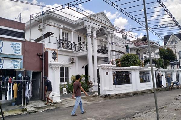 Jelang Pernikahan Kaesang-Erina, 13 CCTV Dipasang di Seputar Rumah Besan Presiden Jokowi