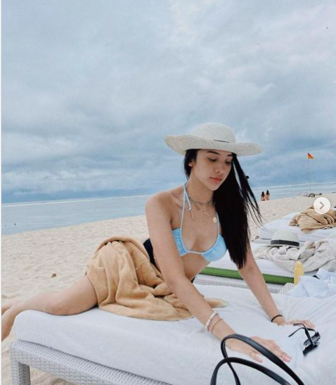 Screen Shot 2022 12 02 At 06 21 33 Potret seksi Anya Geraldine.