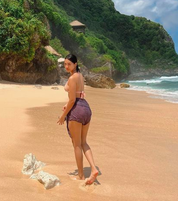 Screen Shot 2022 12 02 At 06 26 29 Potret seksi Anya Geraldine.