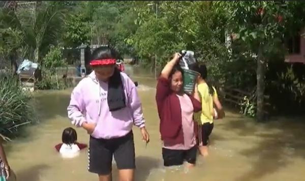 10 Desa di Tuban Terendam Banjir Luapan Kali Kemuning, Warga Tak Mau Mengungsi 
