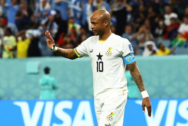 Ayew Putri striker Ghana Andre Ayew masuk rumah sakit usai tim ayahnya gagal lolos ke 16 besar Piala Dunia 2022. Putri Ayew pingsan melihat ayahnya gagal mengeksekusi penalti. (foto: Reuters).