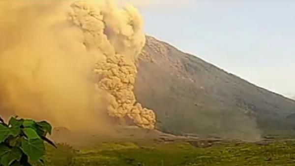 Erupsi Gunung Semeru Minggu Pagi, Awan Panas Meluncur Sejauh 7 Km