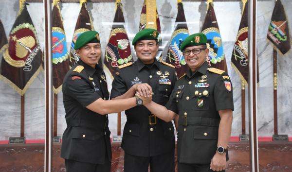 Brigjen TNI Deddy Suryadi Gantikan Brigjen TNI Parwito Jabat Kasdam IV ...